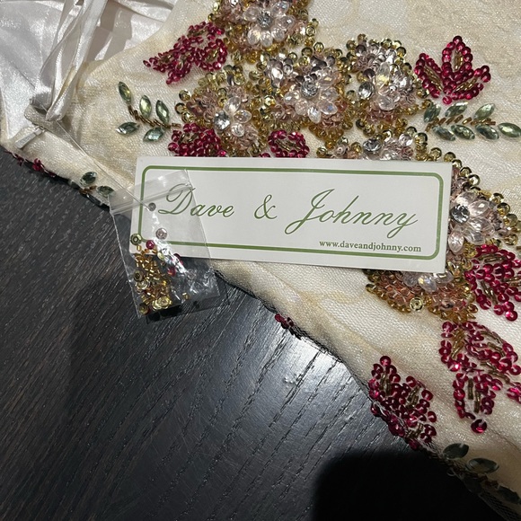 Dave & johnny size 1-2 white/ nude lace dress with sequen - Picture 4 of 4